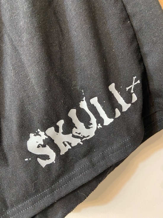 💀 Shorts - Picture 2 of 4